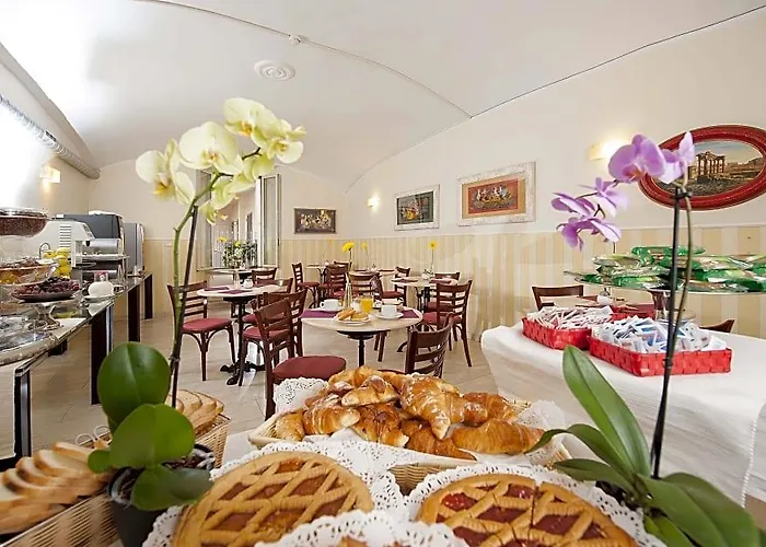 Hotel Des Artistes 3*
