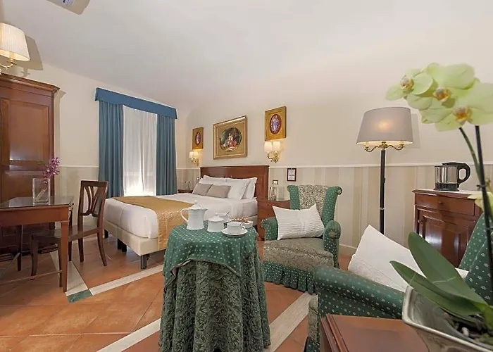 Hotel Des Artistes 3*